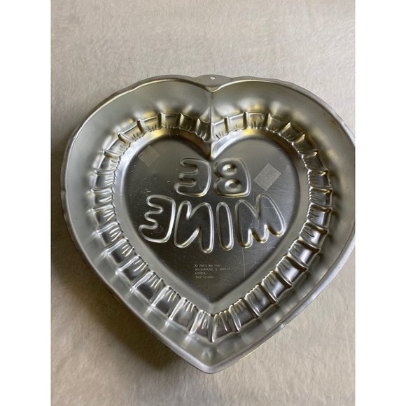 Vintage 1983 Wilton Valentine Heart Be Mine Cake Pan Mold - Picture 2 of 5